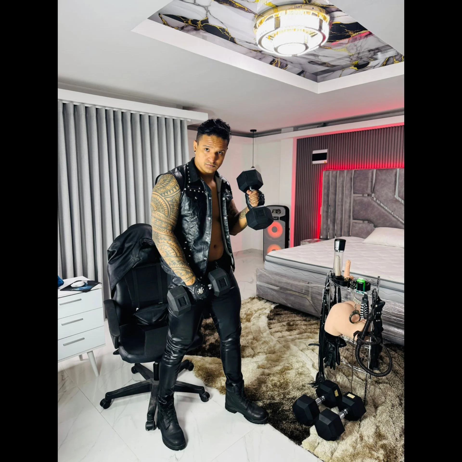 XXX Porn Photo of Nude master_leather 50