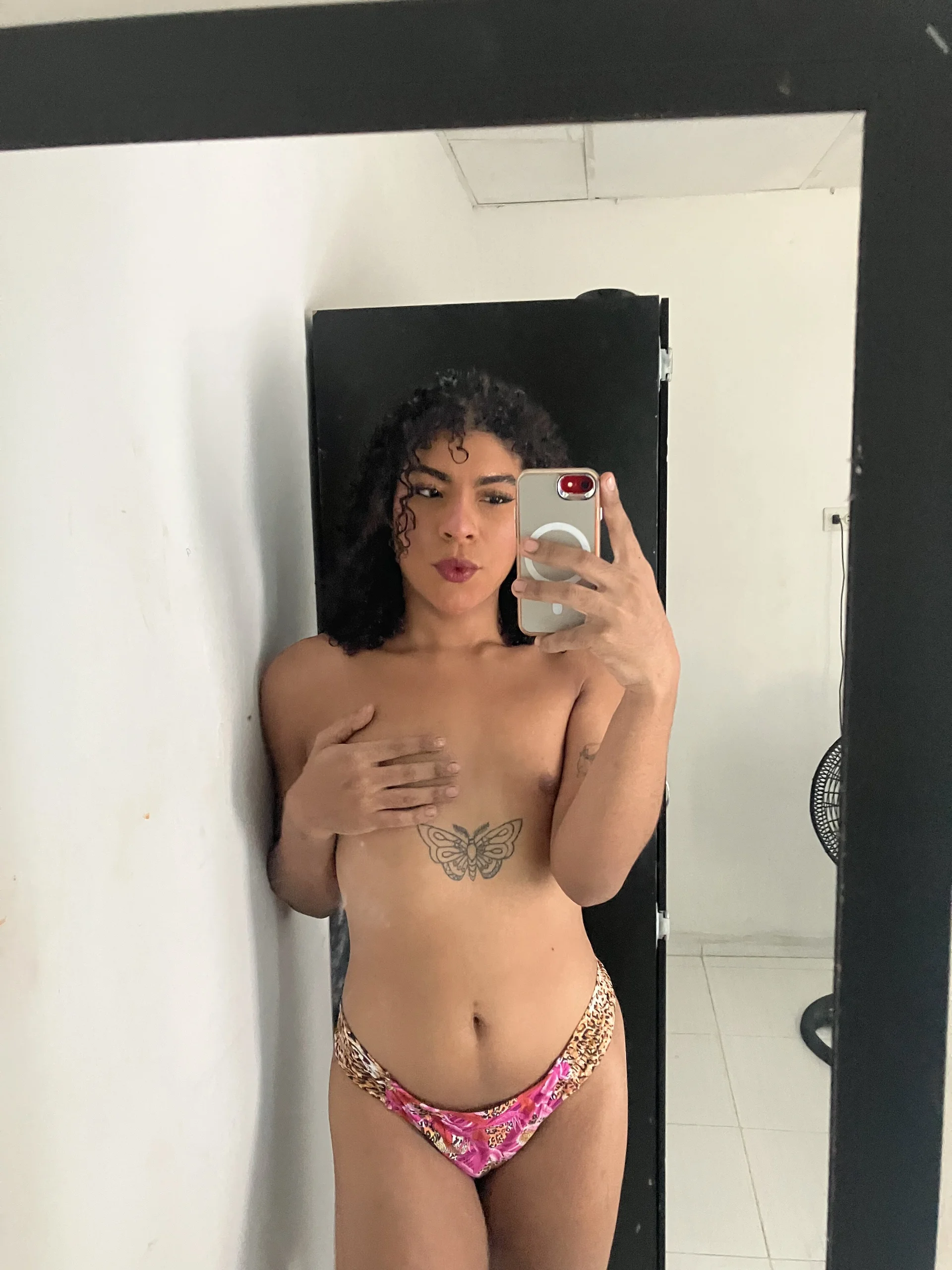 XXX Porn Photo of Nude naomiwildburn 5