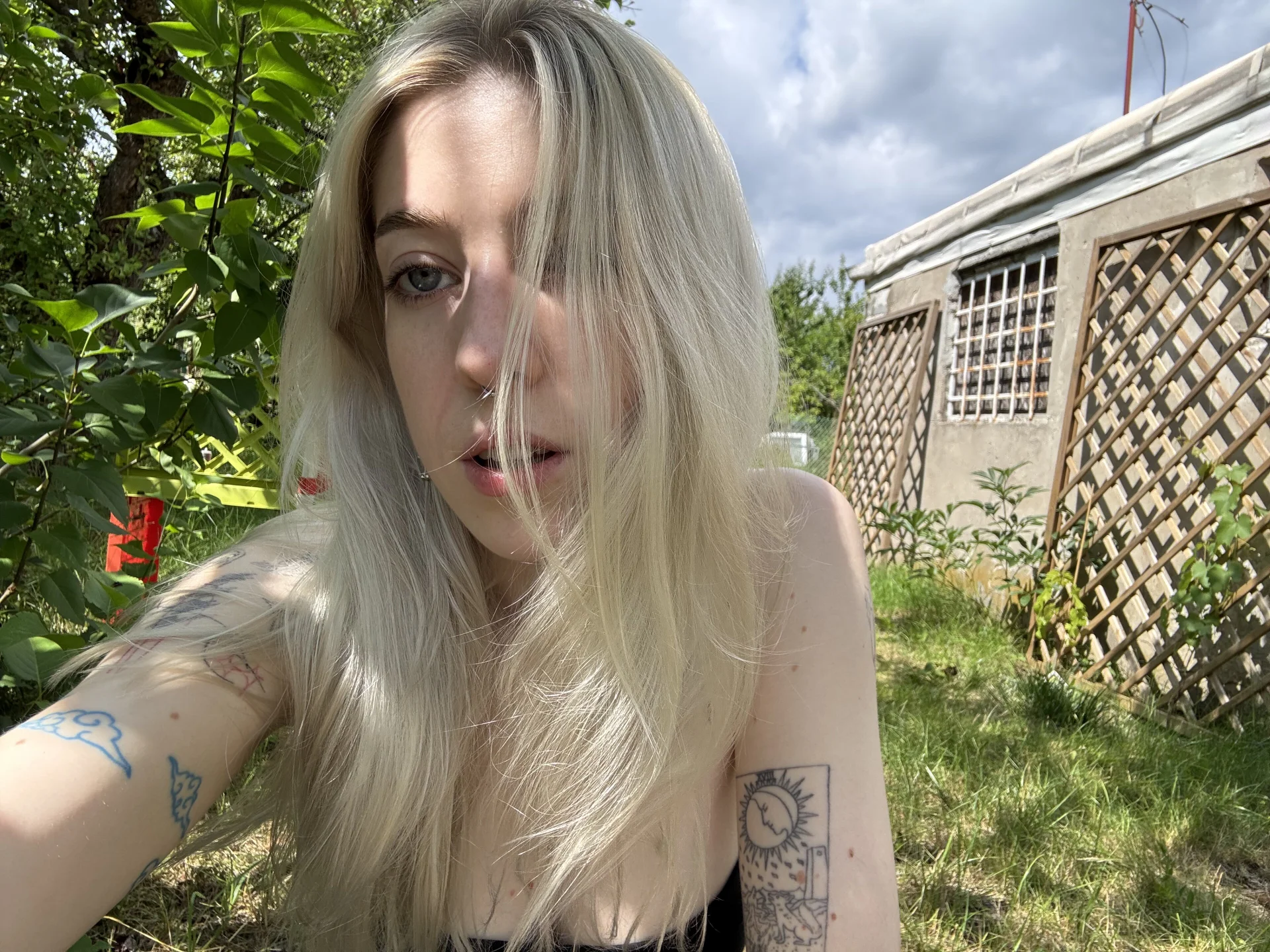 XXX Porn Photo of Nude EmmyWet 1