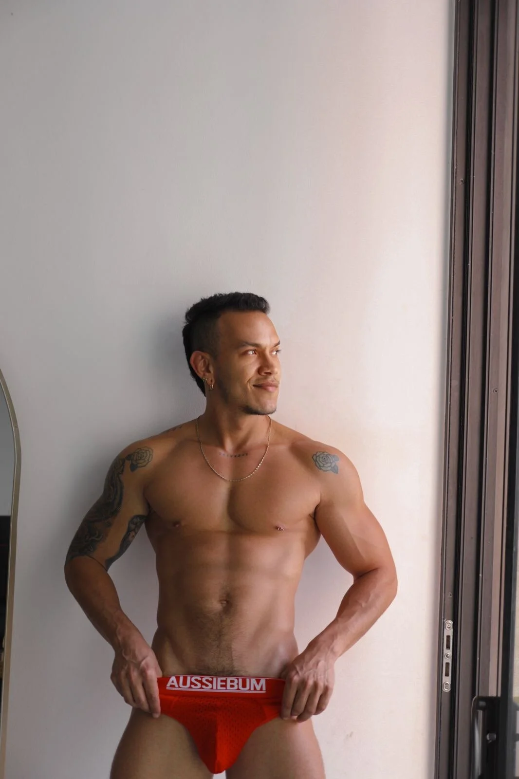 XXX Porn Photo of Nude ARON_TAYLER01 32