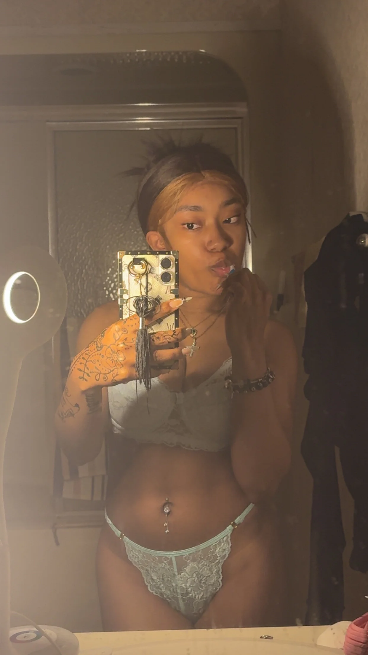 XXX Porn Photo of Nude lifeoftt_19xx 243