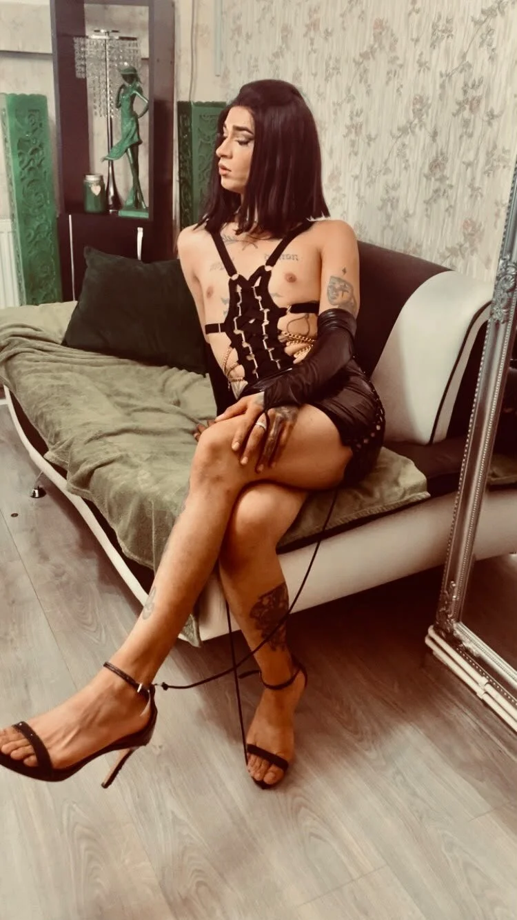 XXX Porn Photo of Nude HotIris 24