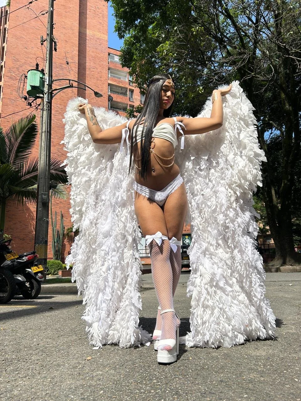 XXX Porn Photo of Nude Alissemasiel 23