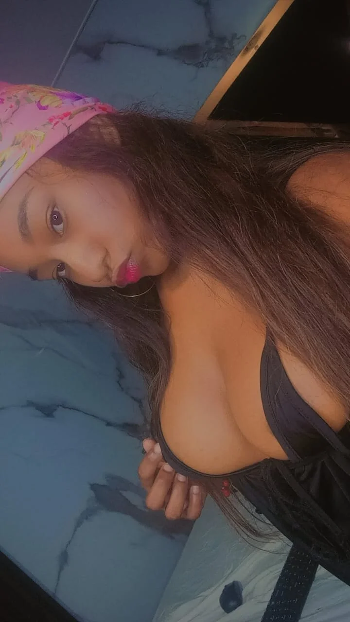 XXX Porn Photo of Nude litte_ebonyx 5