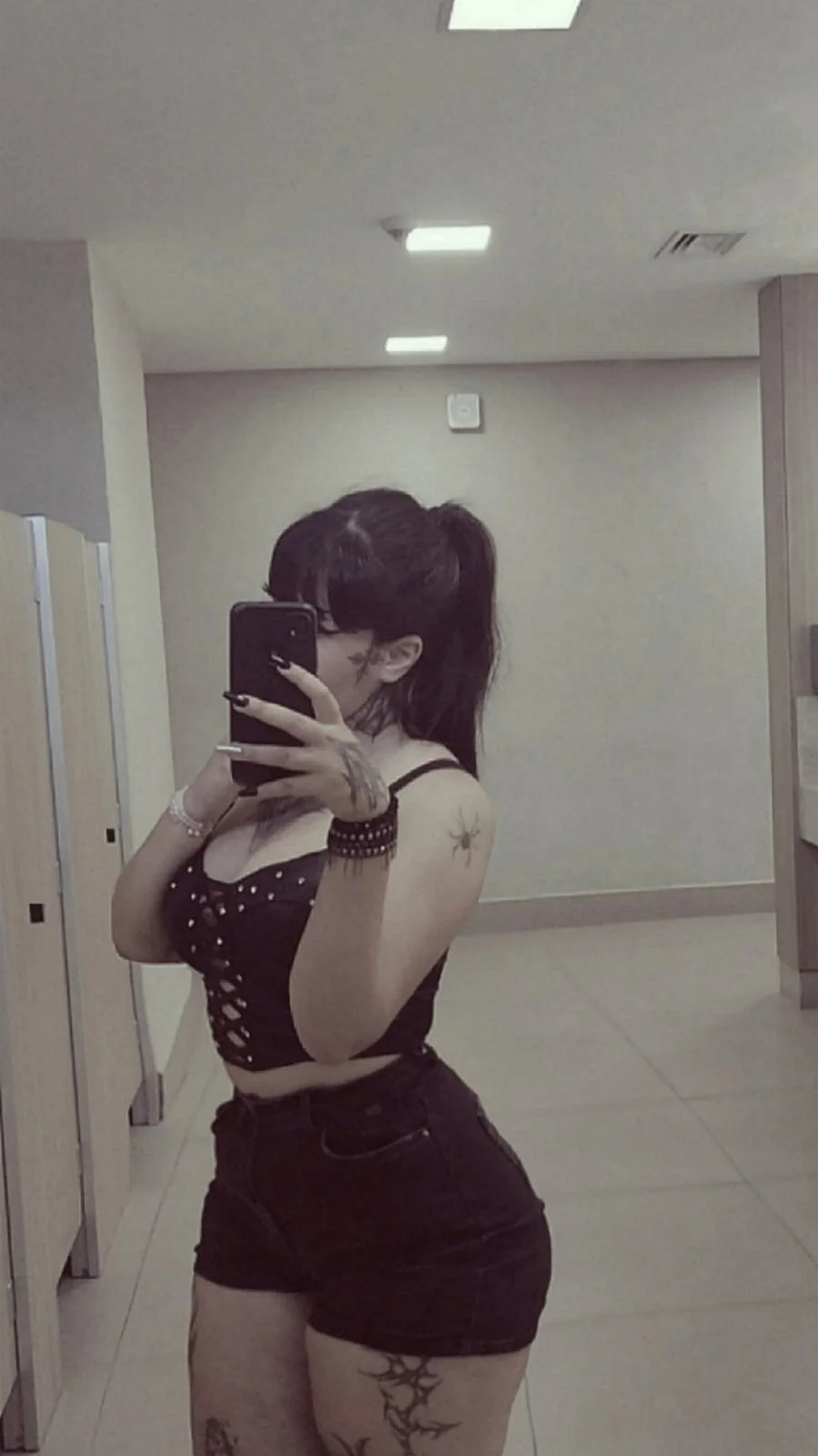 XXX Porn Photo of Nude ThaliGoth 11