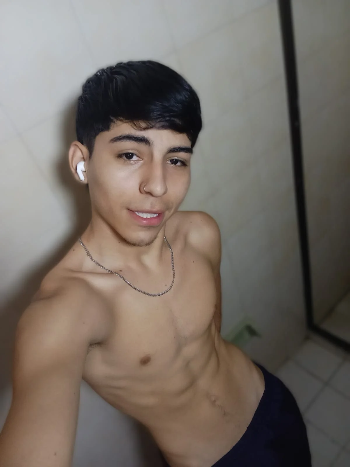 XXX Porn Photo of Nude ansel_26 1