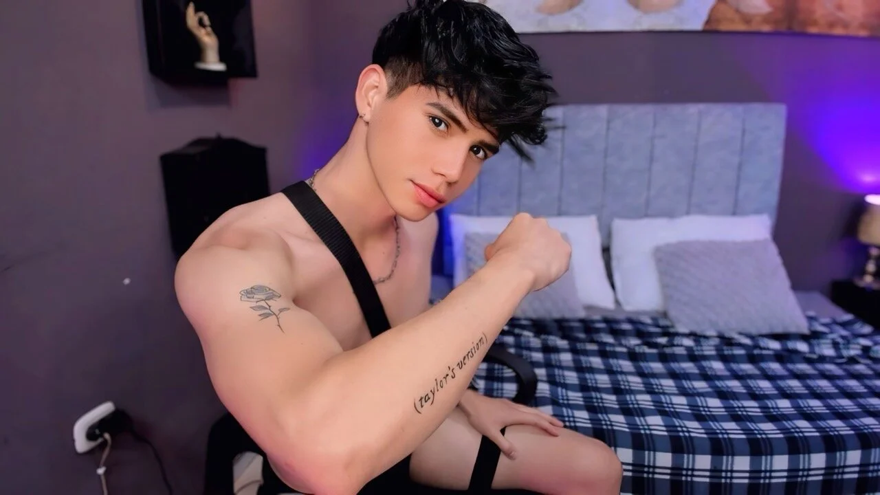XXX Porn Photo of Nude Tayson_Rivers 28