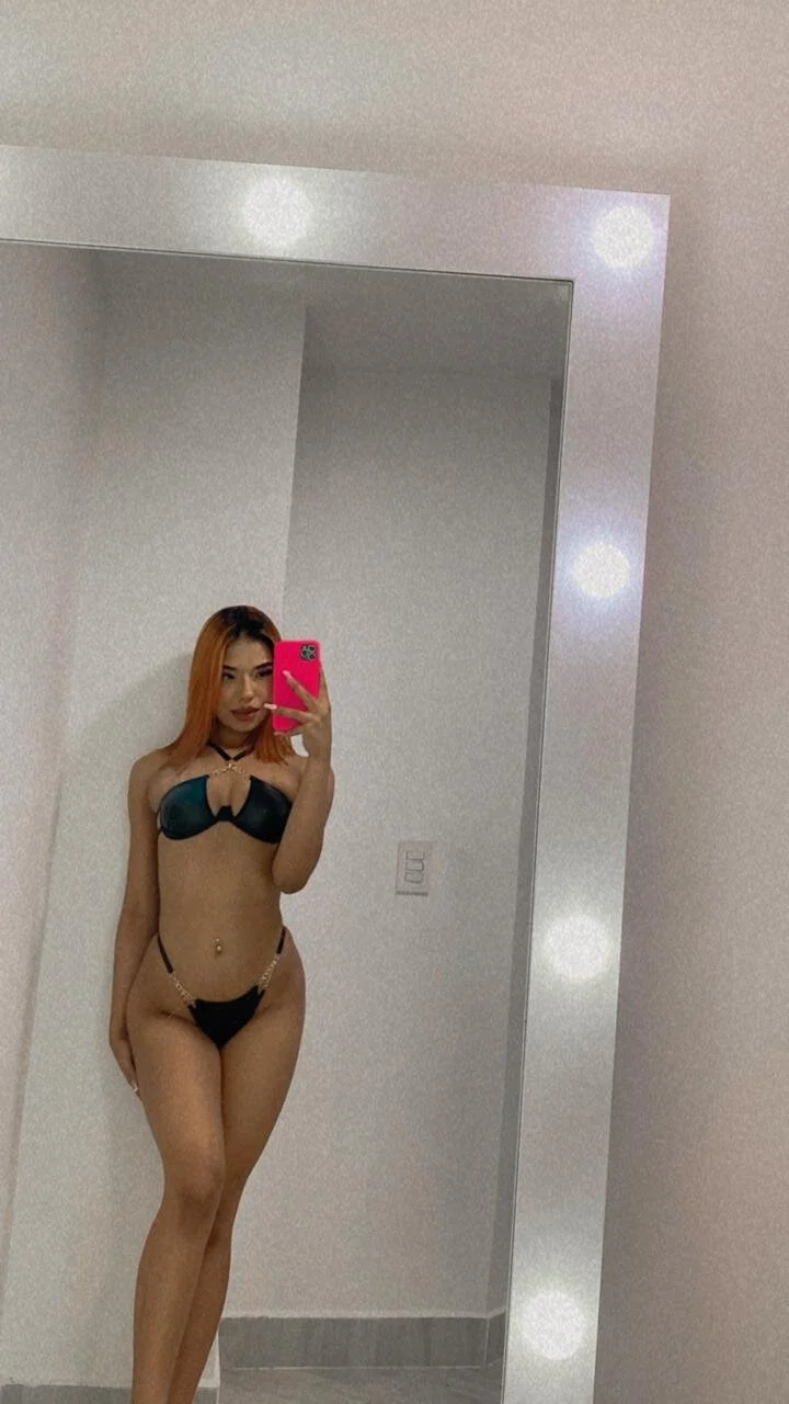 XXX Porn Photo of Nude Emmily_Savage 53