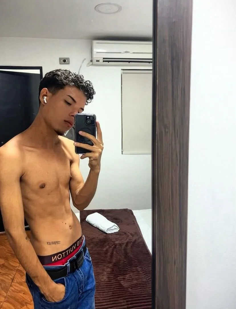 XXX Porn Photo of Nude jhojan_foxxx_ 2