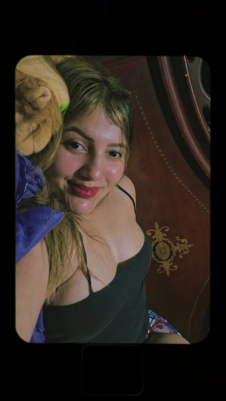 XXX Porn Photo of Nude hotlatinabeautiful 3