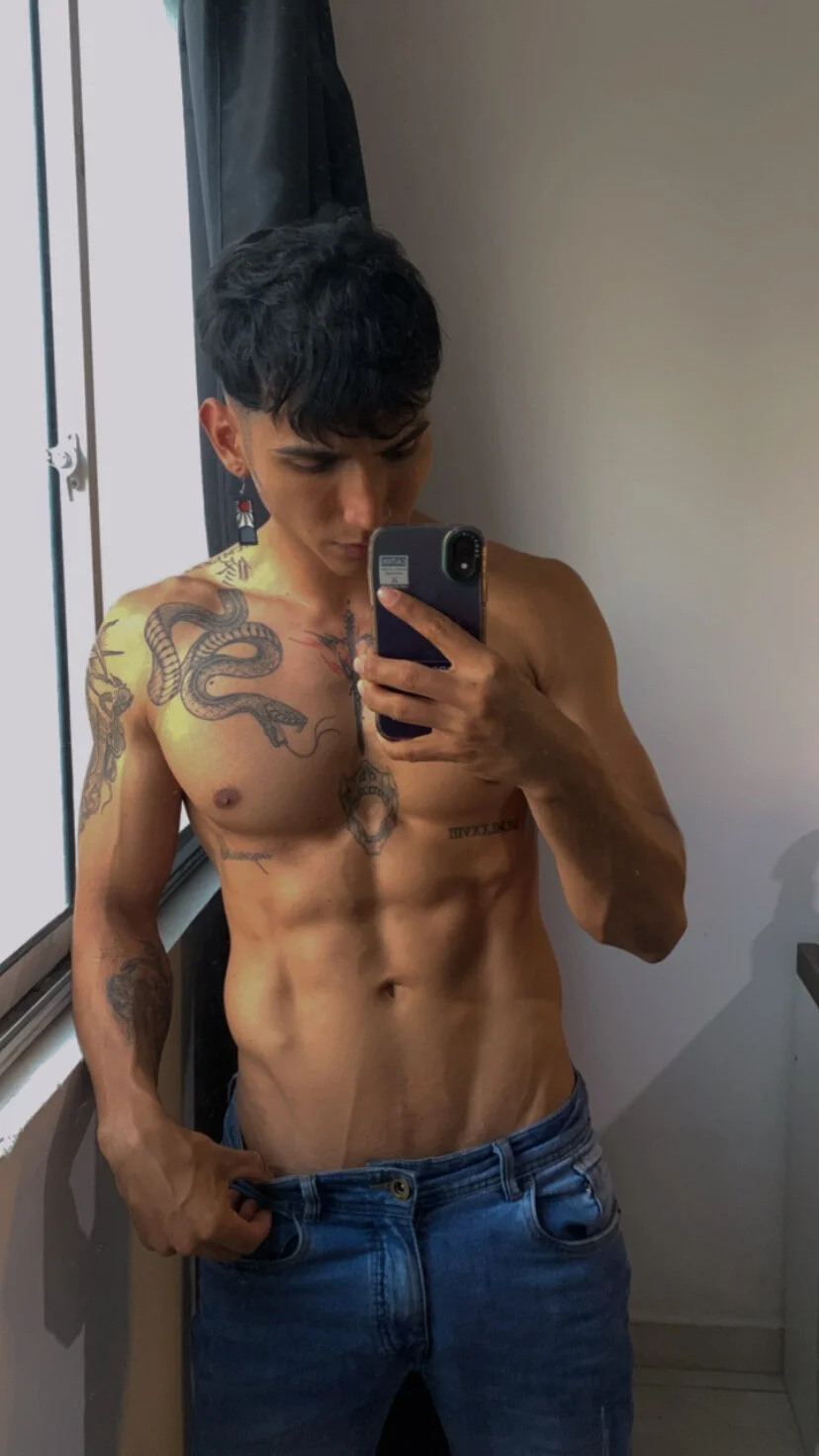 XXX Porn Photo of Nude muscle_boyhorny 105