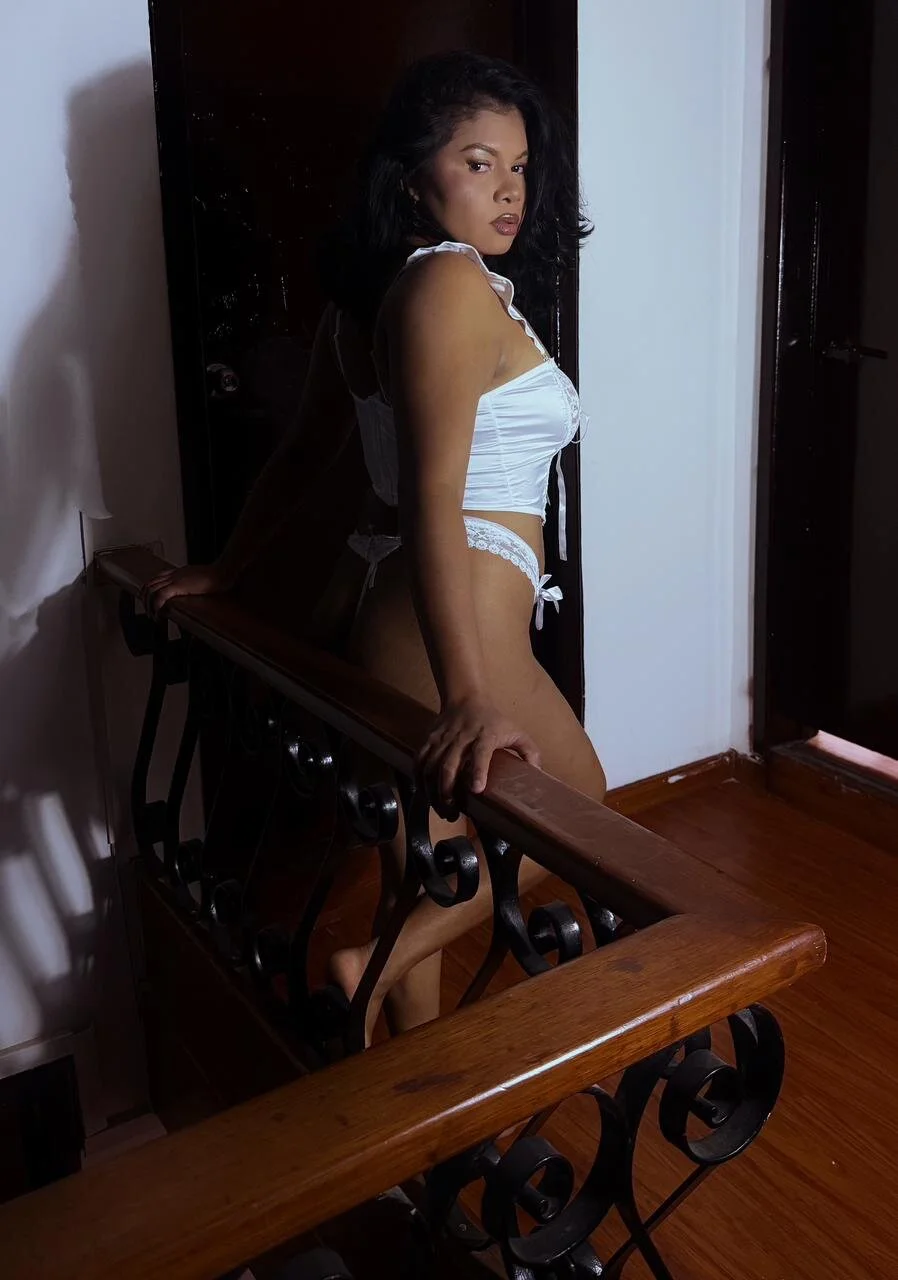 XXX Porn Photo of Nude Emma_hassani 12