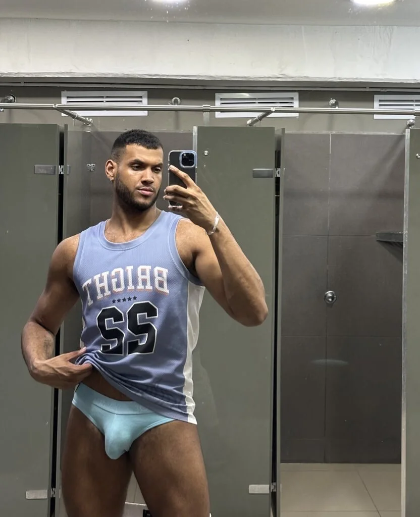 XXX Porn Photo of Nude Lebronbig 4