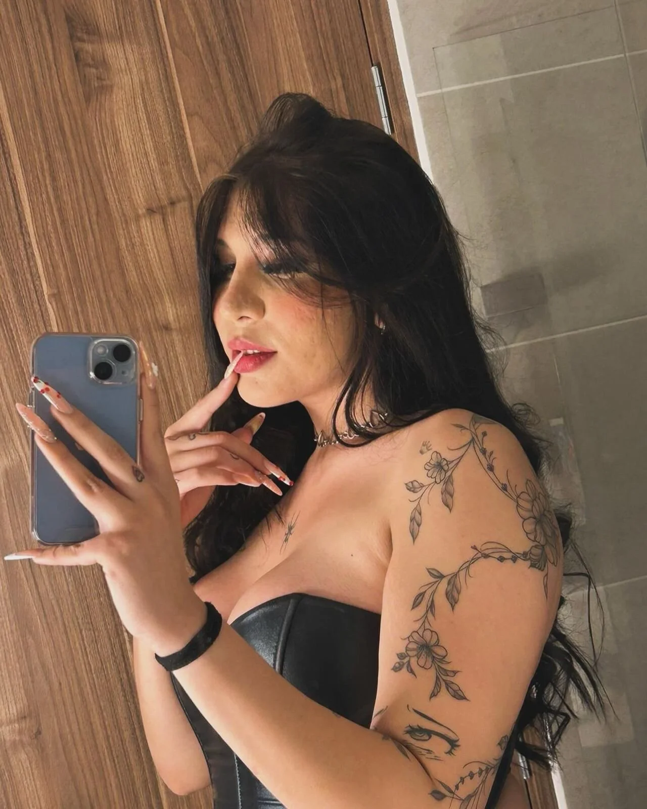 XXX Porn Photo of Nude im_sol_ 21