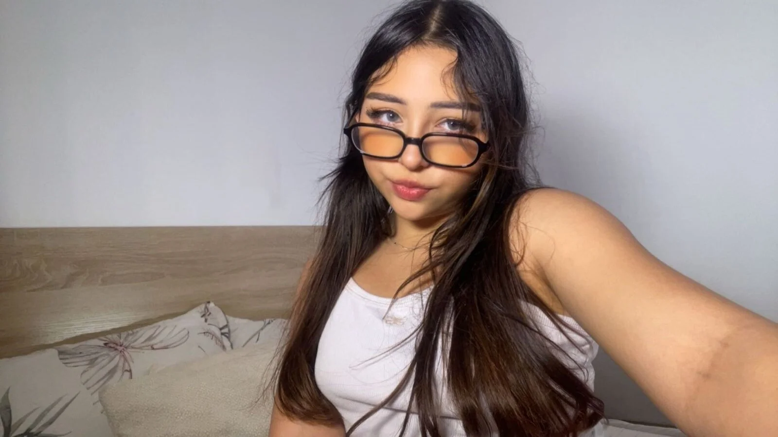XXX Porn Photo of Nude Emyg0mezz 7