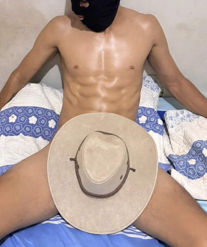 XXX Porn Photo of Nude yetihu_nob 5