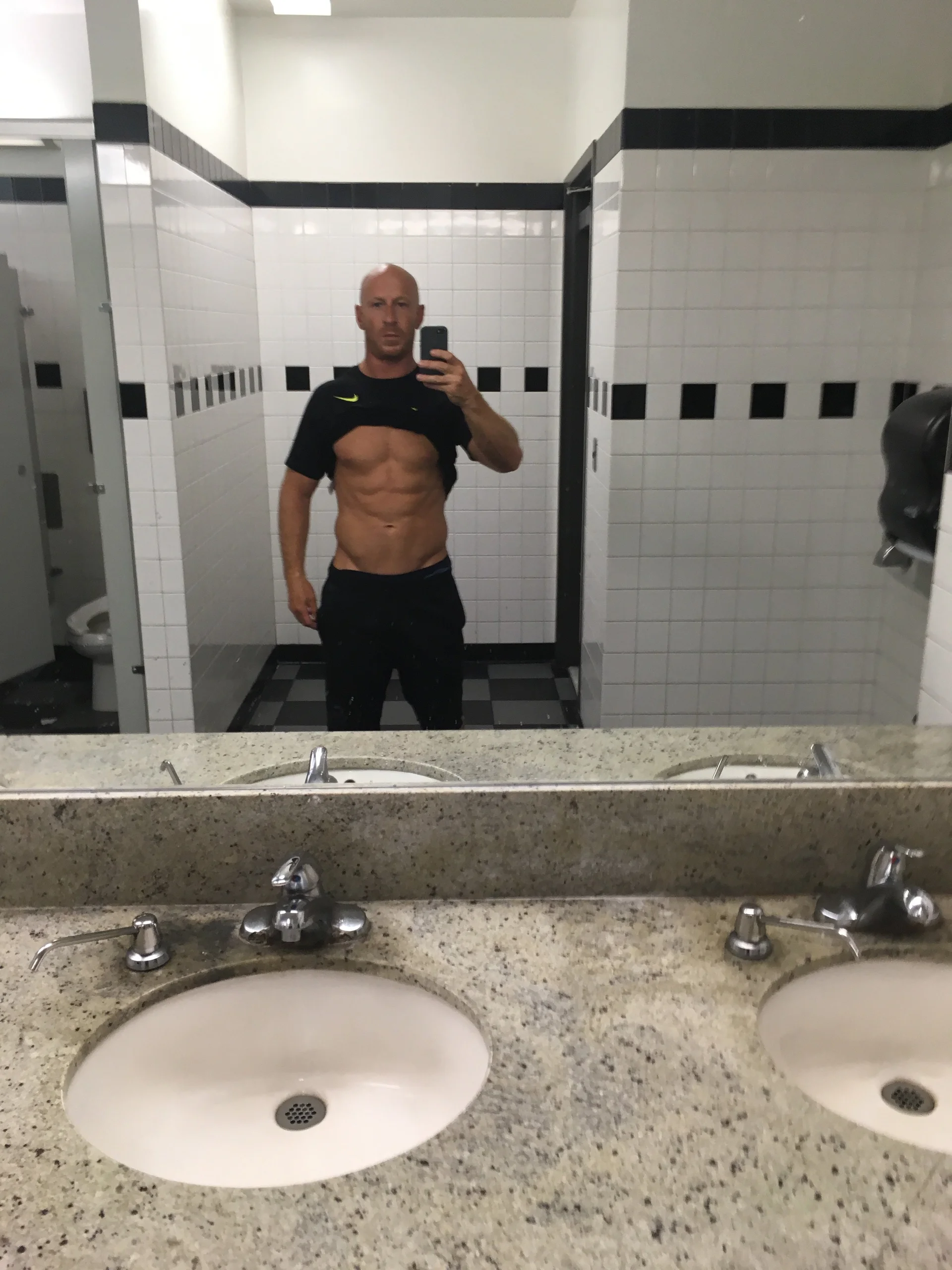 XXX Porn Photo of Nude brotein369 13