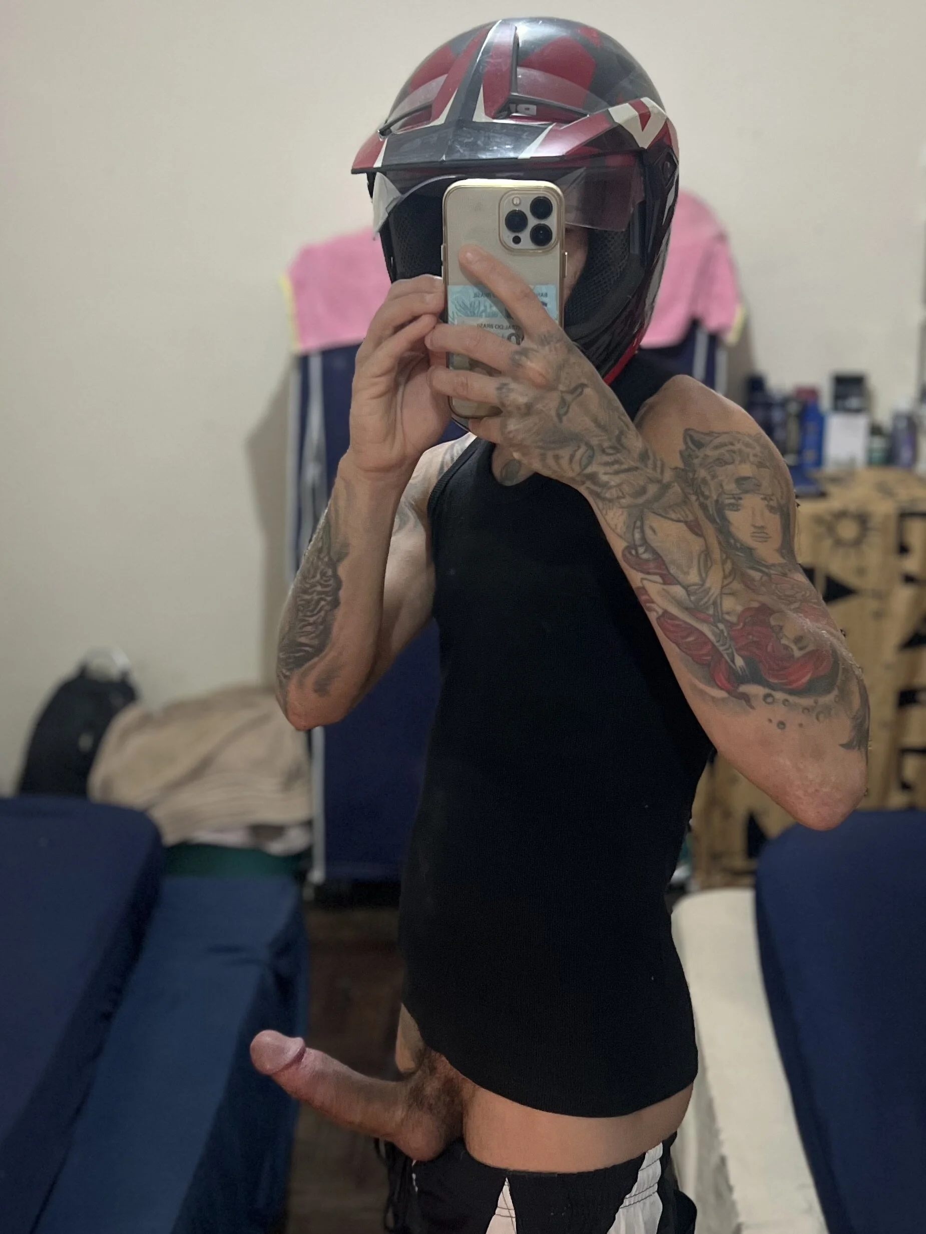 XXX Porn Photo of Nude Motobooy 5