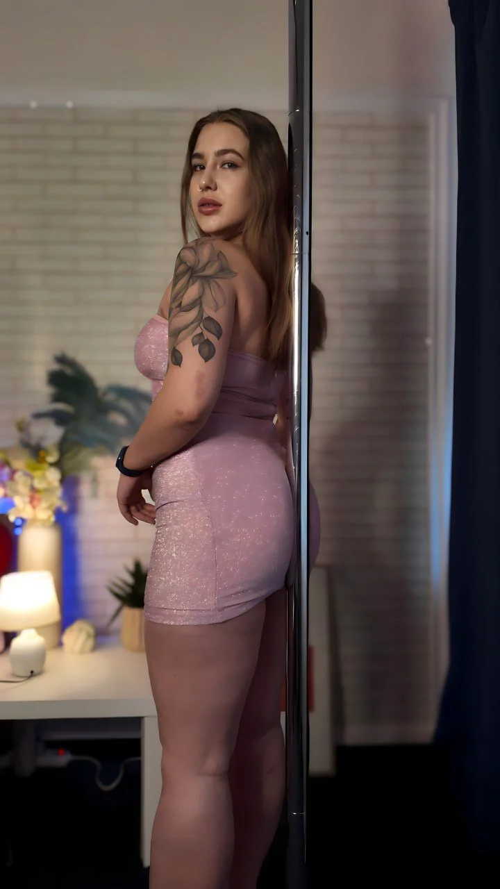 XXX Porn Photo of Nude EmilyBlazee 10