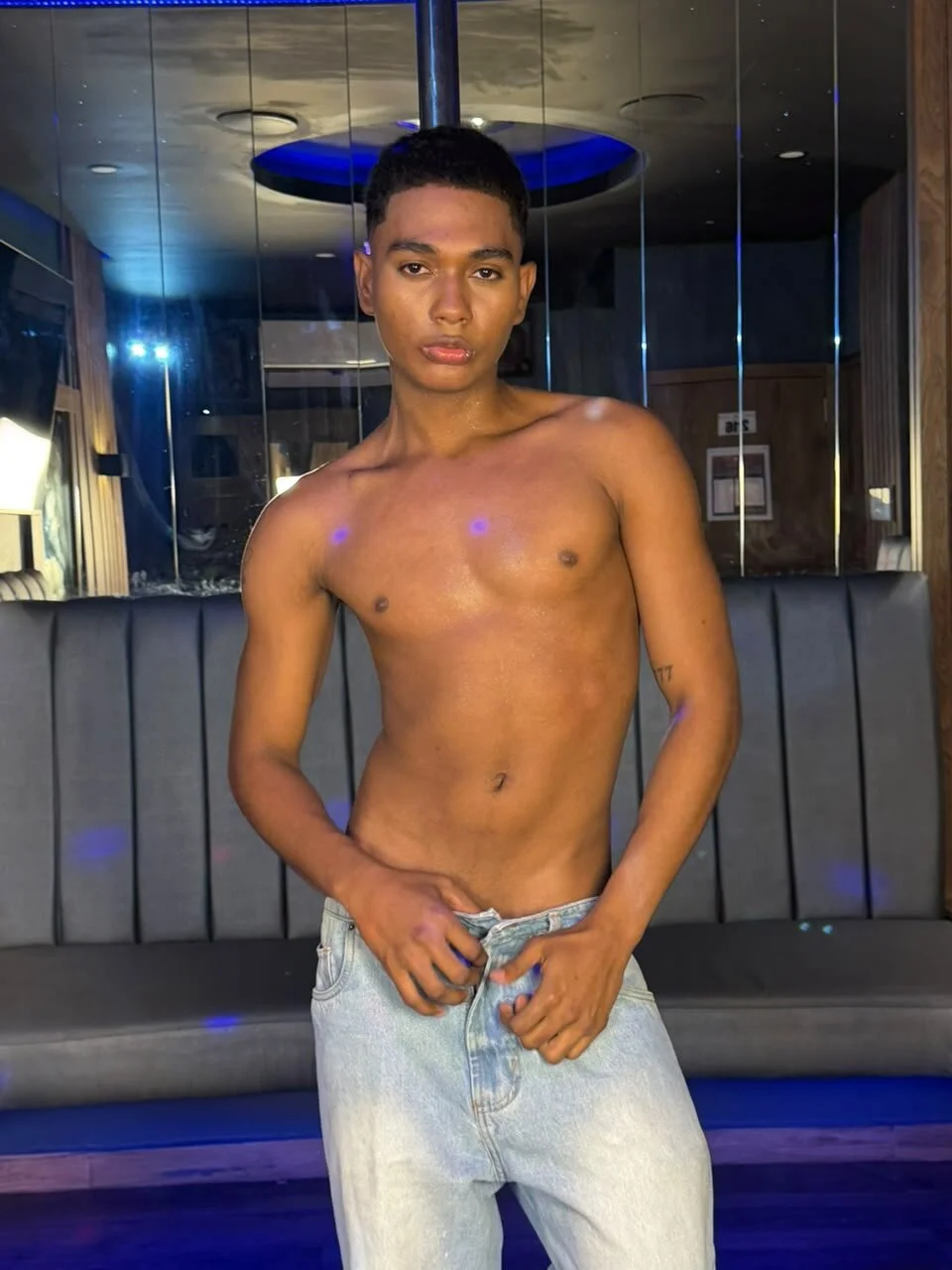 XXX Porn Photo of Nude An_fox23 1