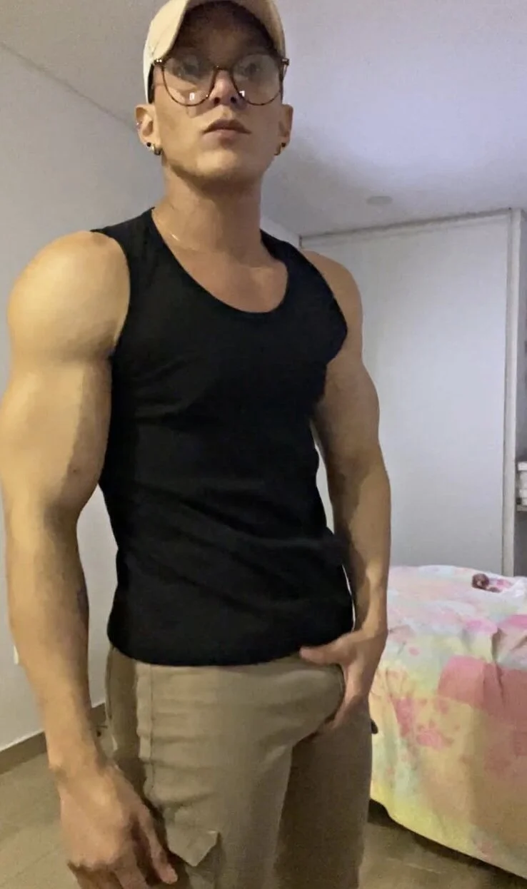 XXX Porn Photo of Nude cami_hotboy 15