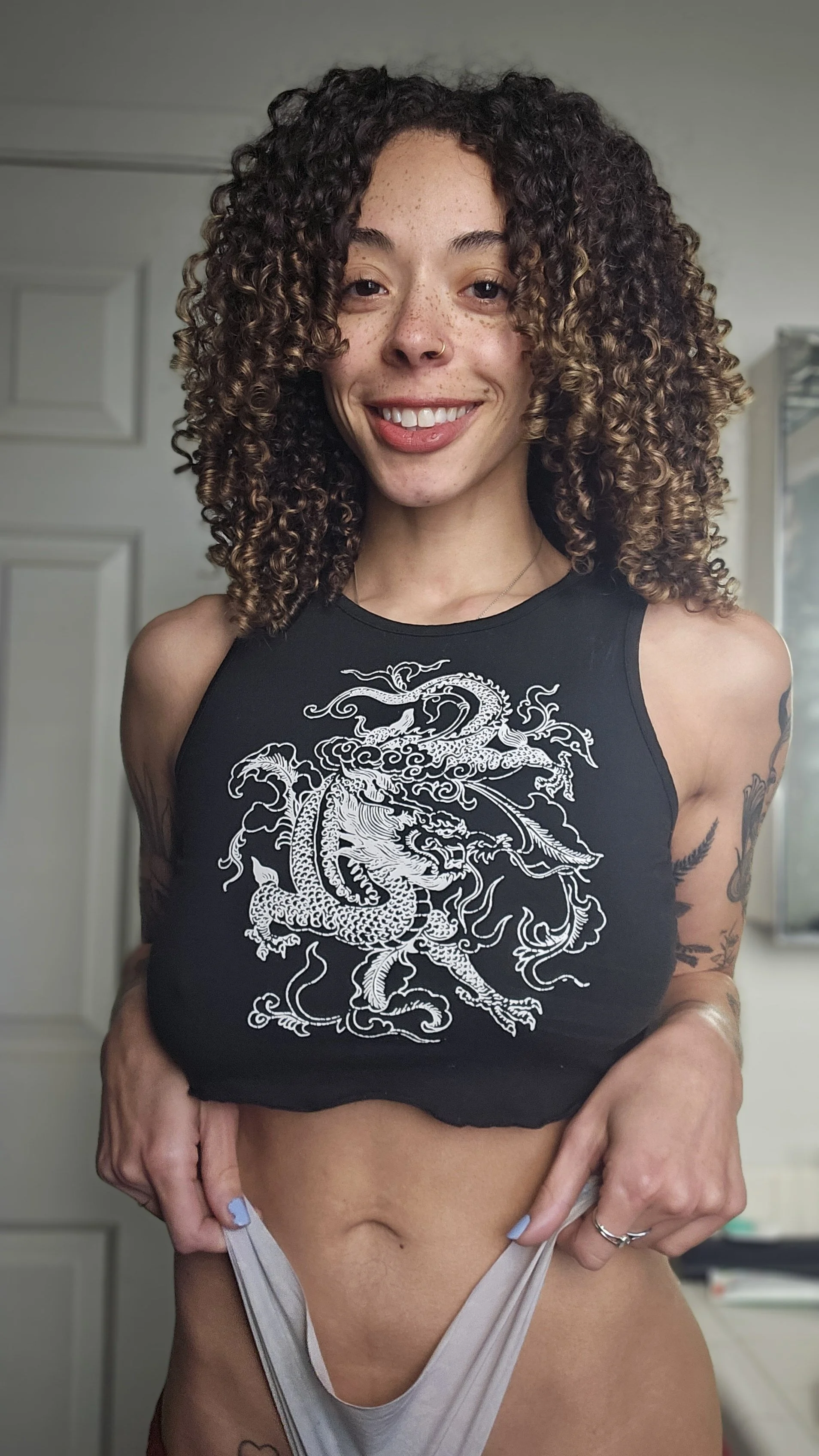 XXX Porn Photo of Nude gunzinrose 4