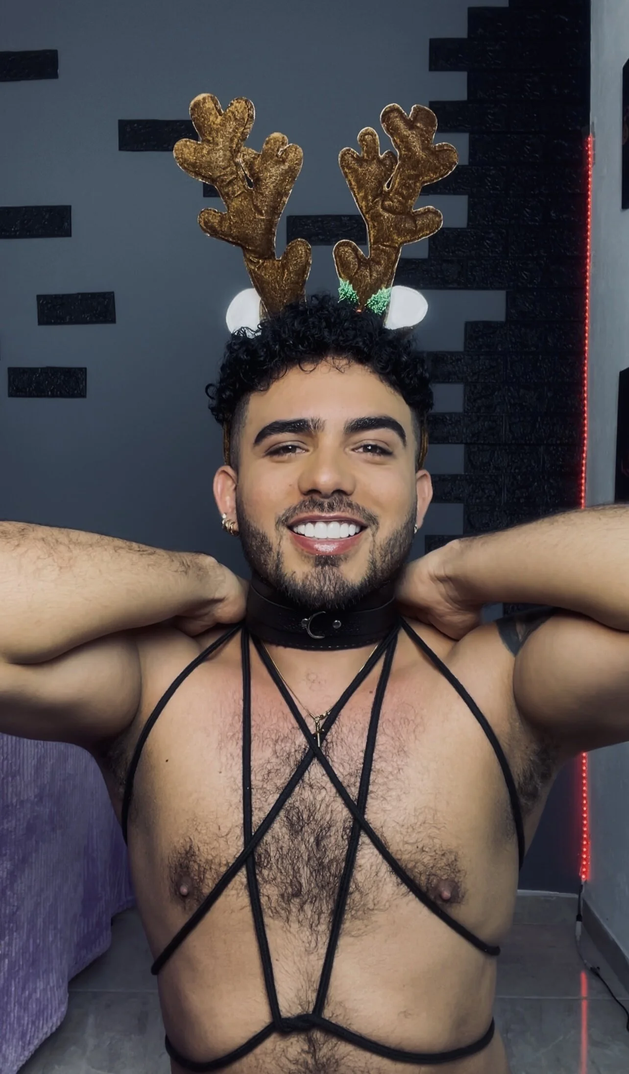 XXX Porn Photo of Nude adamhairy 110