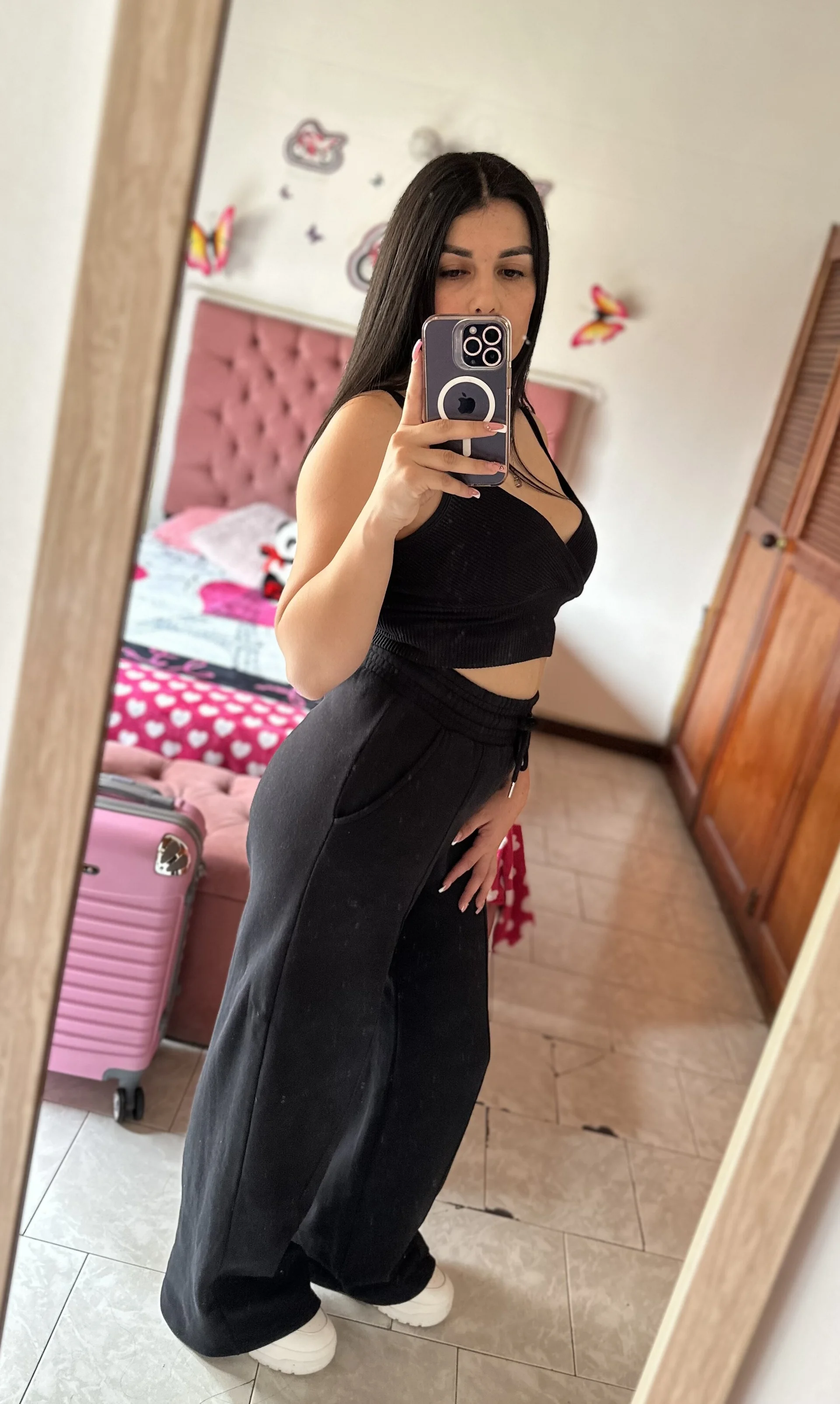 XXX Porn Photo of Nude naomyyklein__ 3