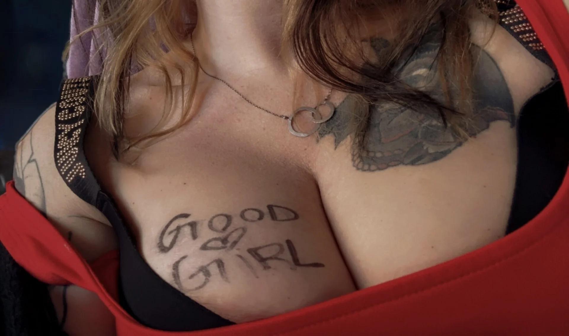 XXX Porn Photo of Nude MarlaFknSinger 1