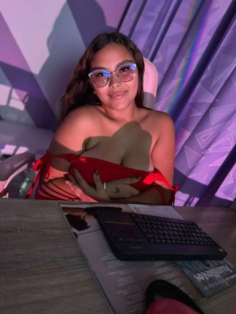 XXX Porn Photo of Nude heavenlybump_ 17