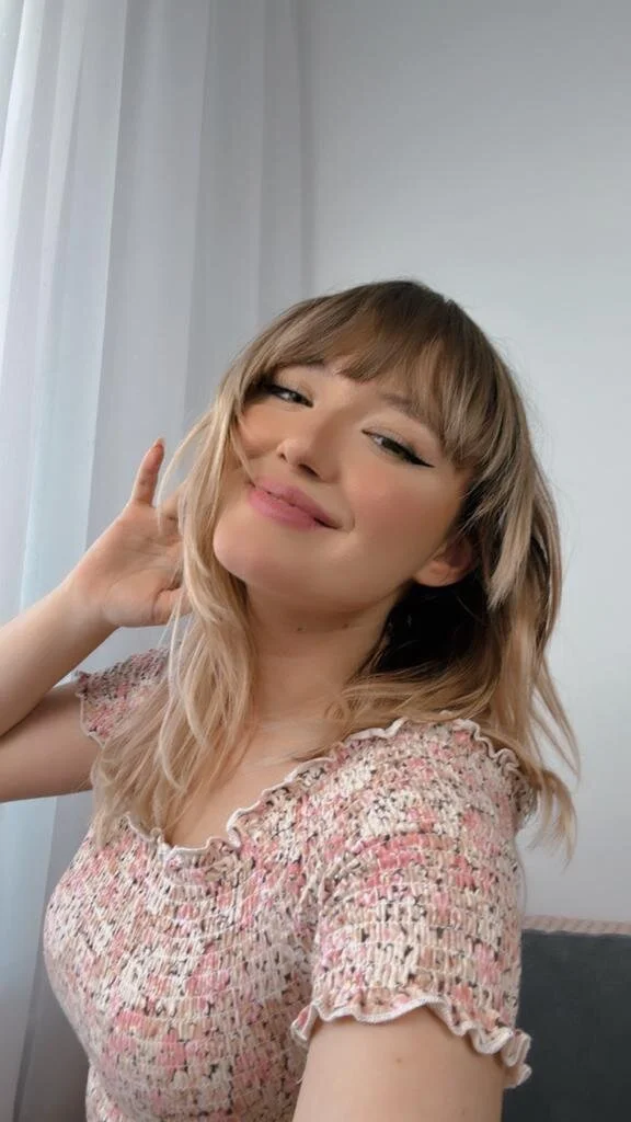 XXX Porn Photo of Nude emilymoore__ 11
