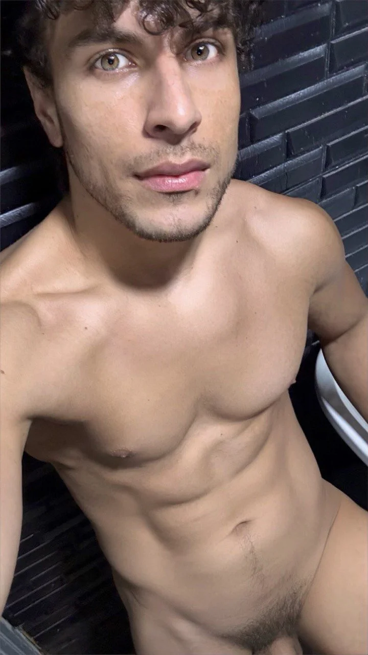 XXX Porn Photo of Nude bayronfit 62