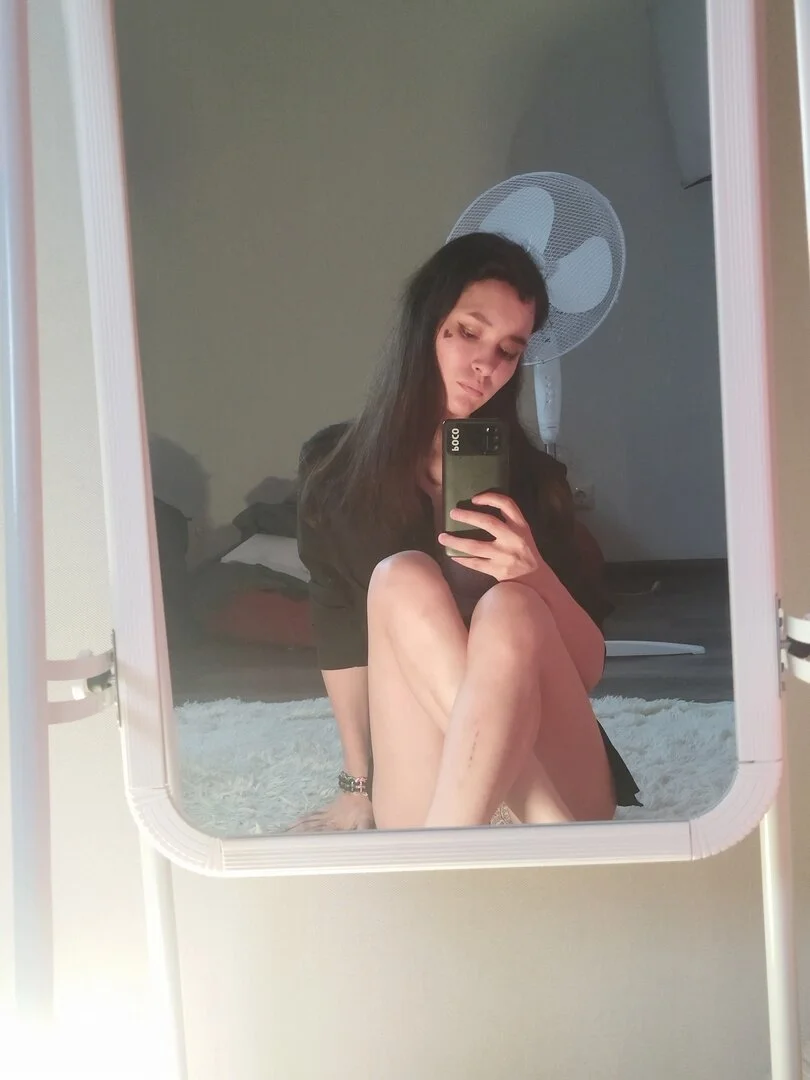 XXX Porn Photo of Nude Emily_Strikeee 13
