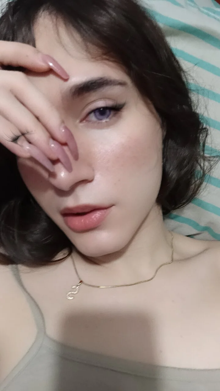 XXX Porn Photo of Nude sexyvioletvalerious 51