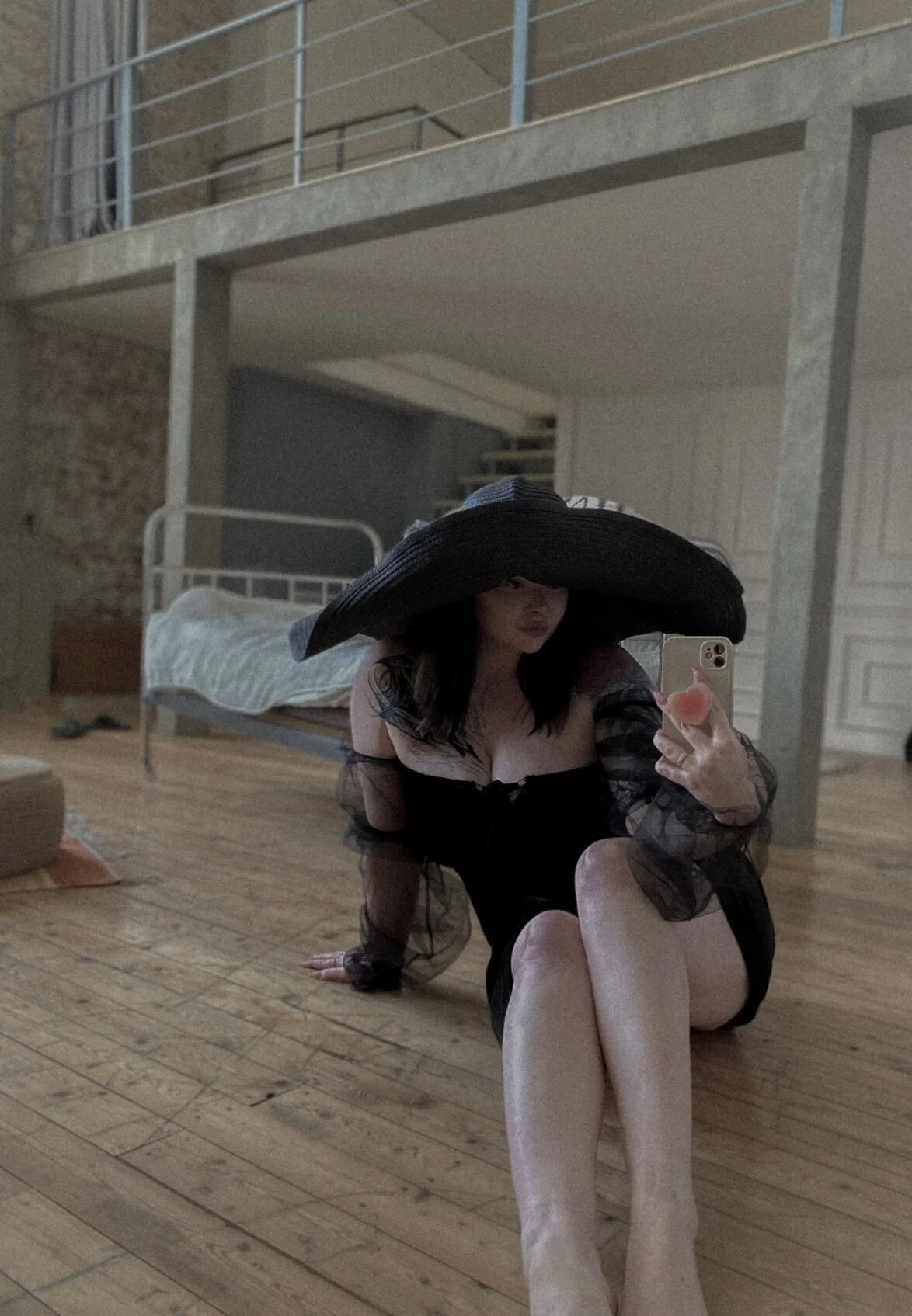 XXX Porn Photo of Nude MommyWantsPleasure 2