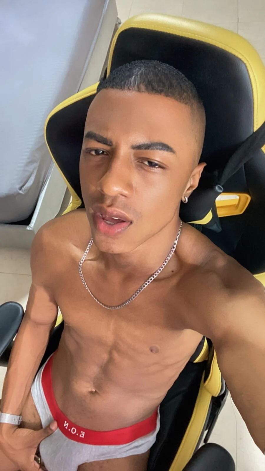 XXX Porn Photo of Nude YeremiBrowm 58