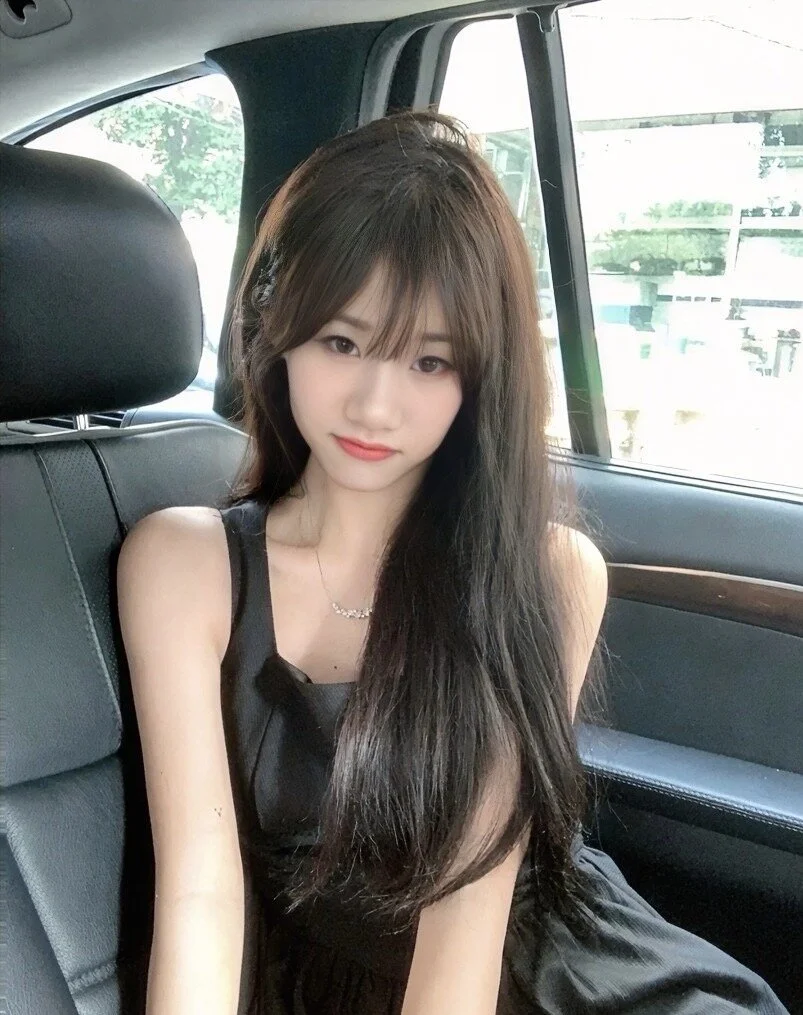 XXX Porn Photo of Nude wemroudeyu 1