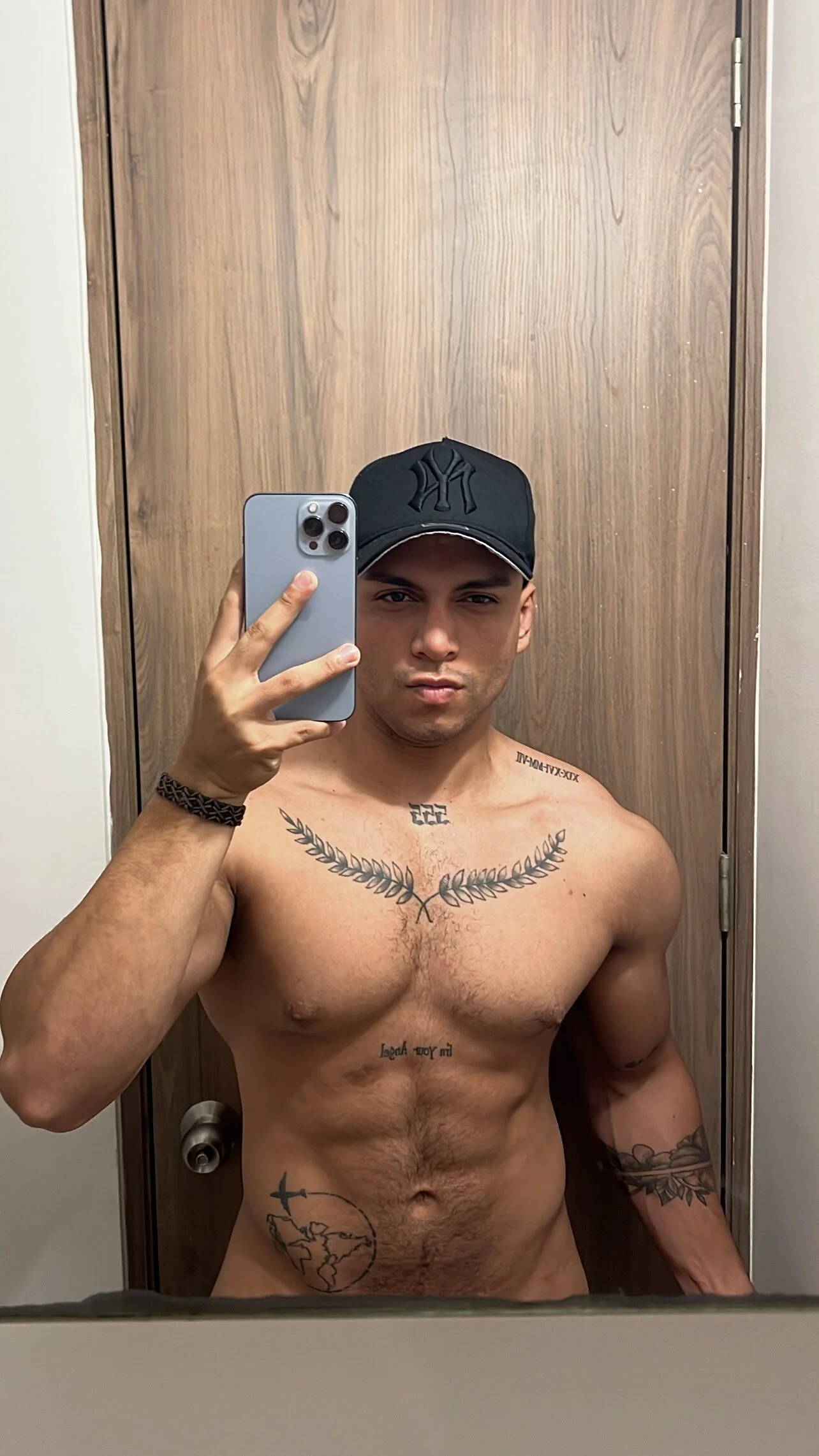 XXX Porn Photo of Nude Nicolasmontoya16 75