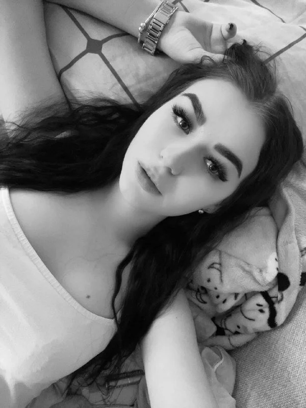 XXX Porn Photo of Nude CorinaYurt 3