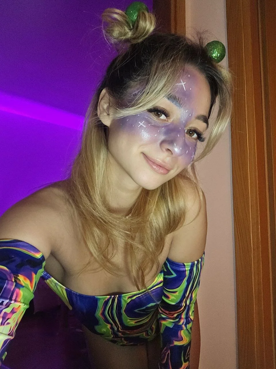 XXX Porn Photo of Nude PetiteAlien 7