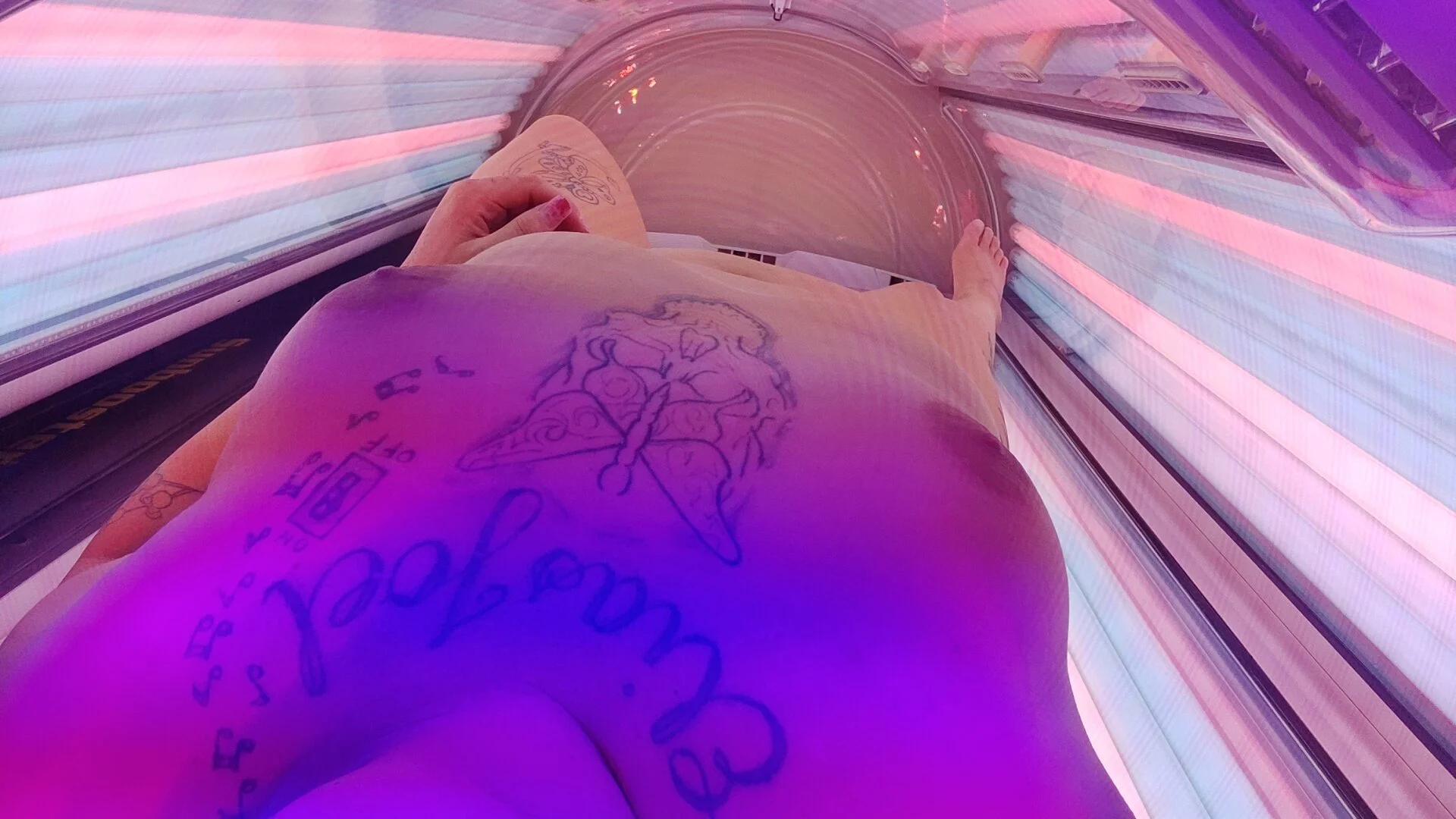 XXX Porn Photo of Nude CurvyHornyTiffy 5