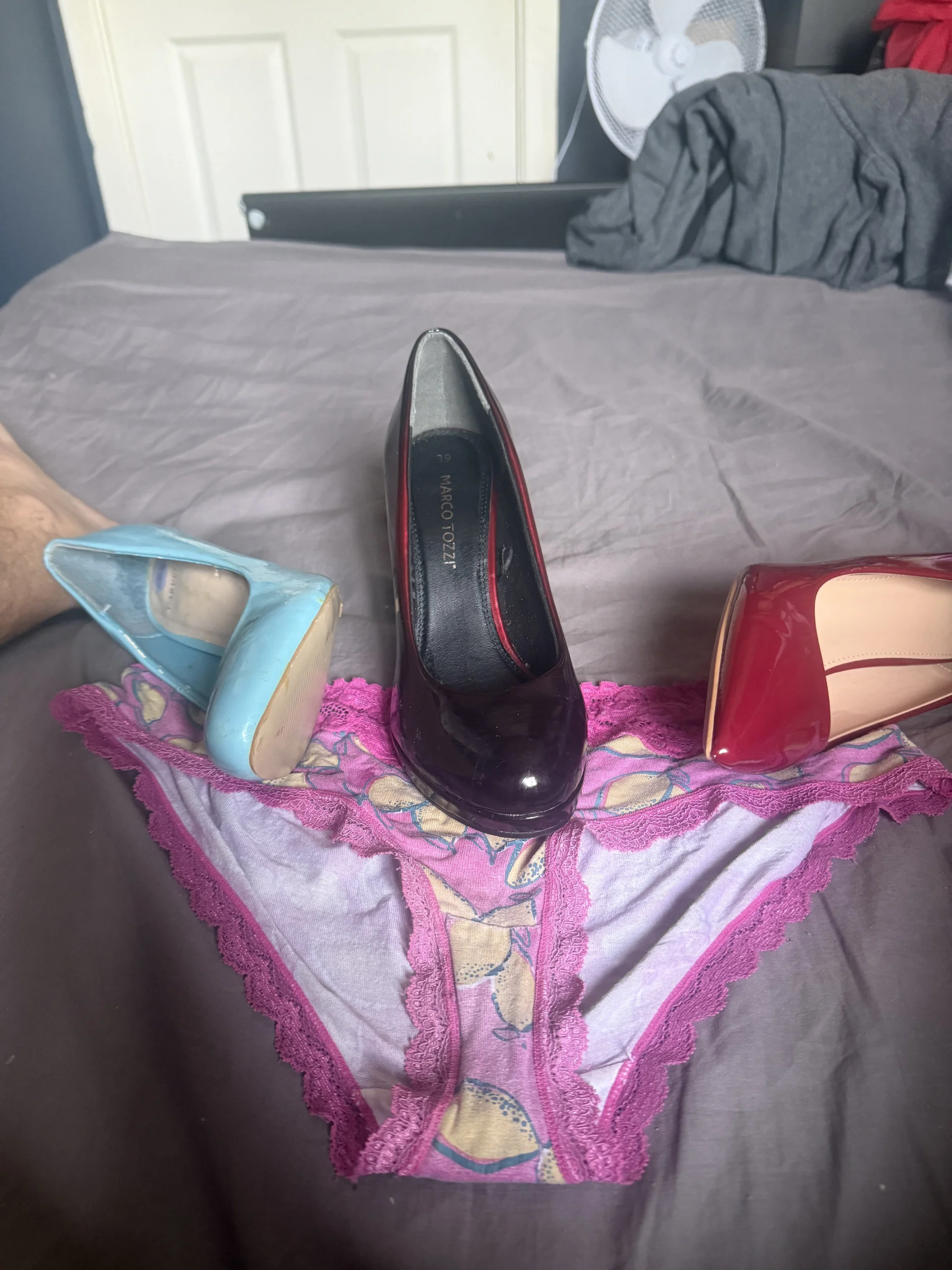 XXX Porn Photo of Nude fortheloveofheels74 133