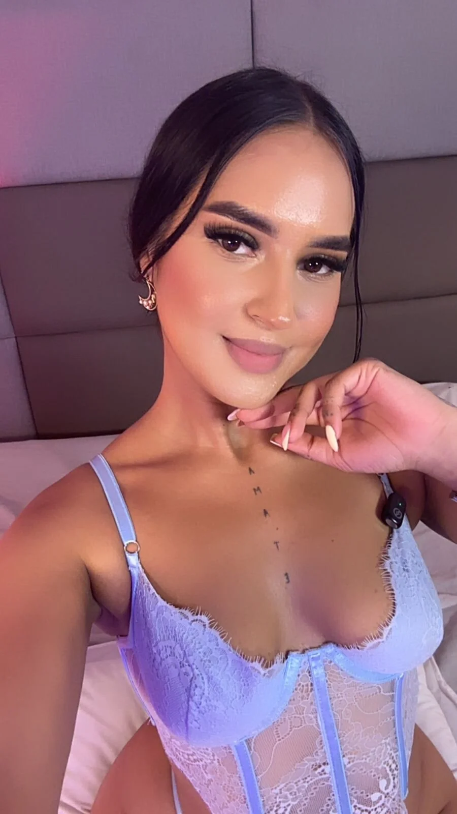 XXX Porn Photo of Nude Emily_luve 10