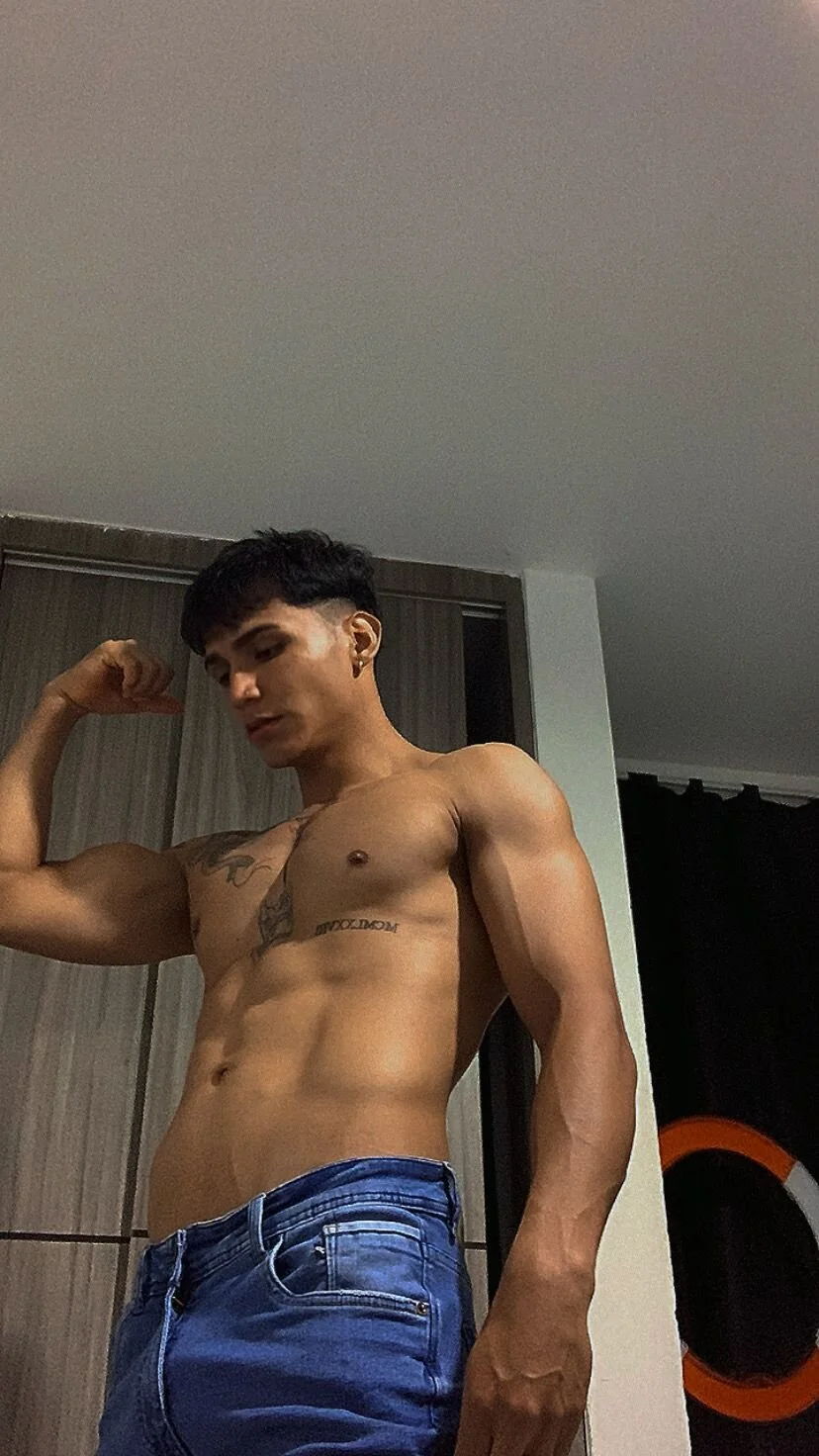 XXX Porn Photo of Nude muscle_boyhorny 38