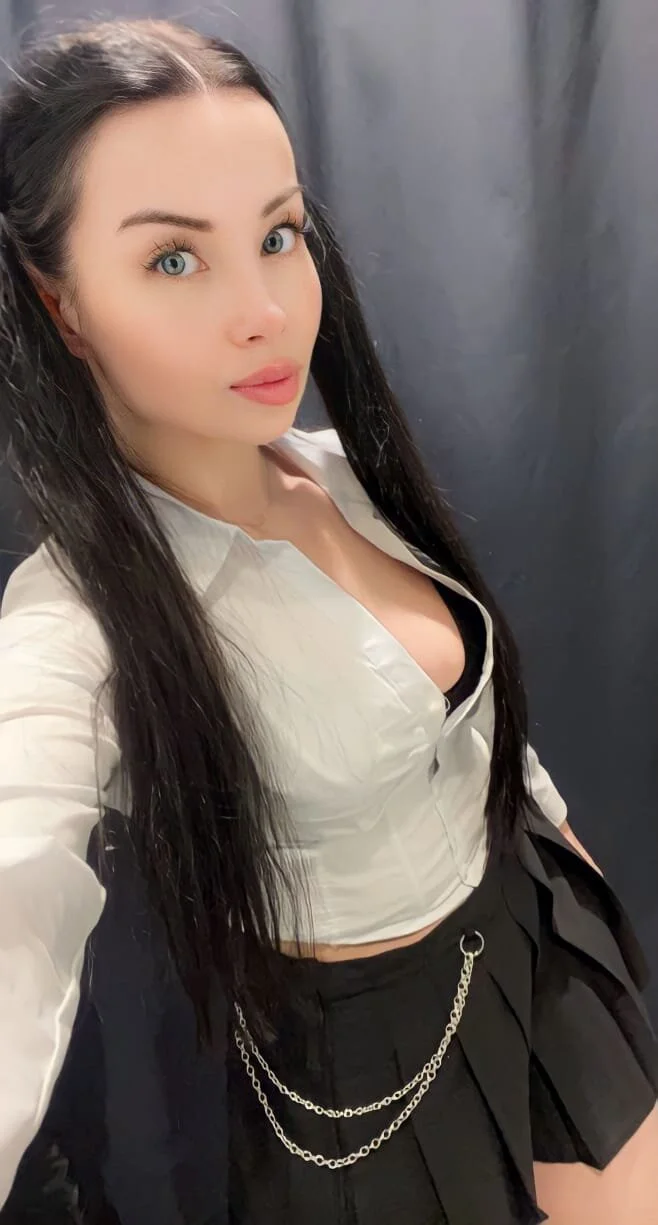 XXX Porn Photo of Nude CrazzyChicks 21