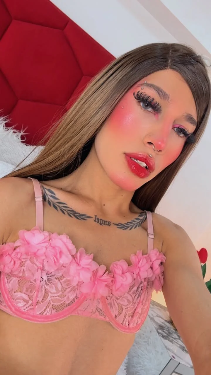 XXX Porn Photo of Nude Aria_Bugatti 14