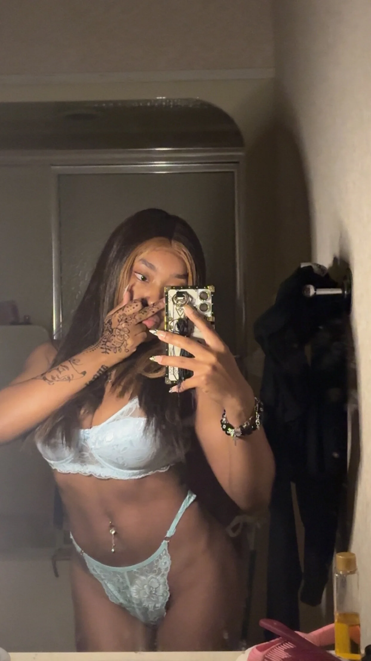 XXX Porn Photo of Nude lifeoftt_19xx 262