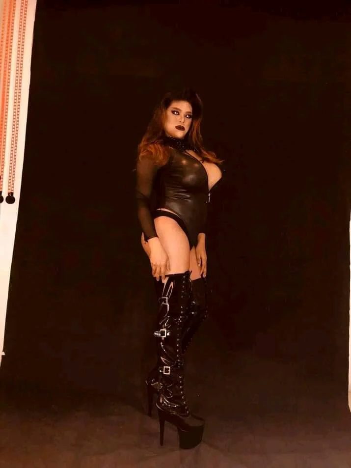 XXX Porn Photo of Nude ElegantKellyTS 3