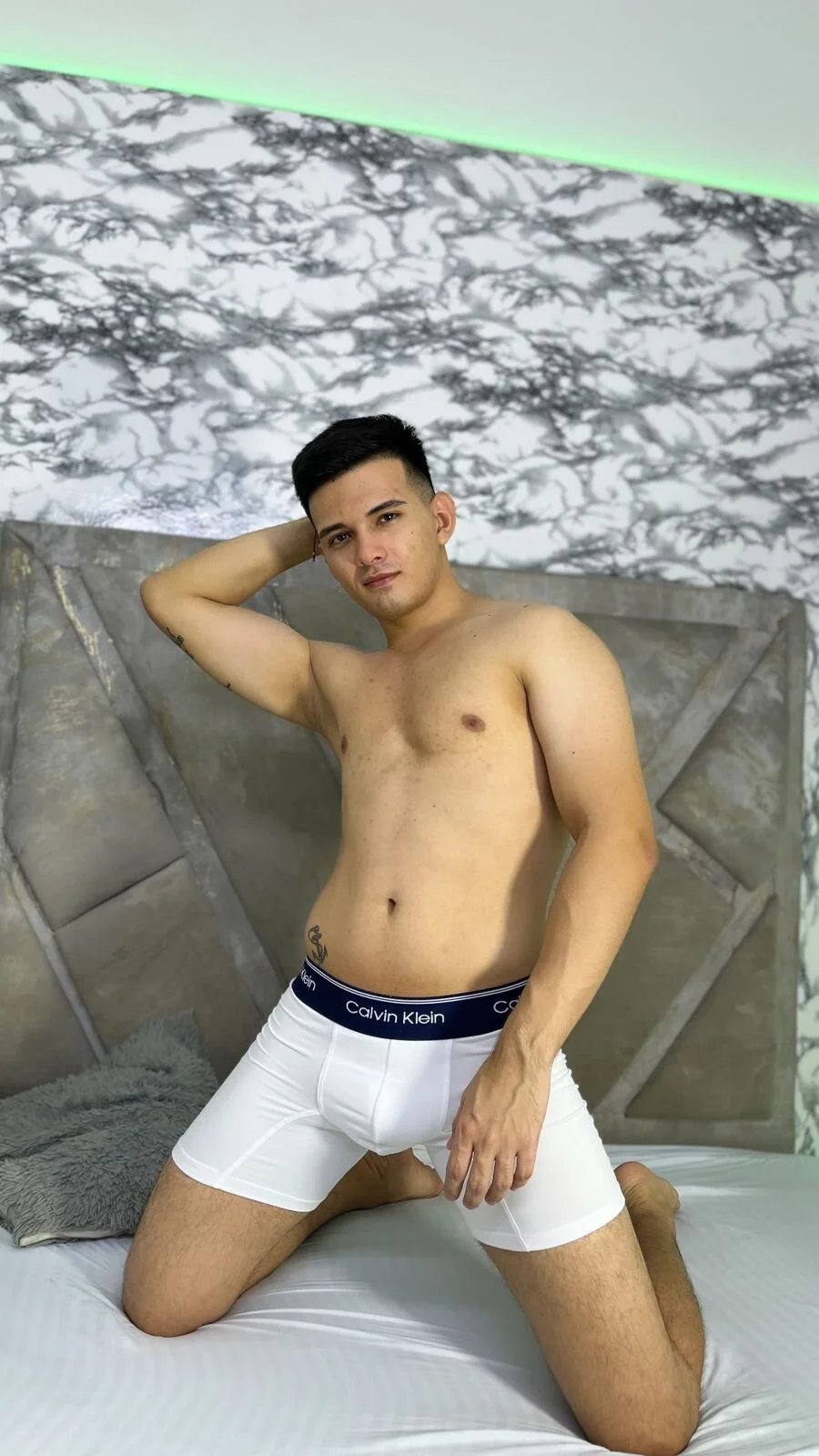 XXX Porn Photo of Nude GoldenBoyM 5