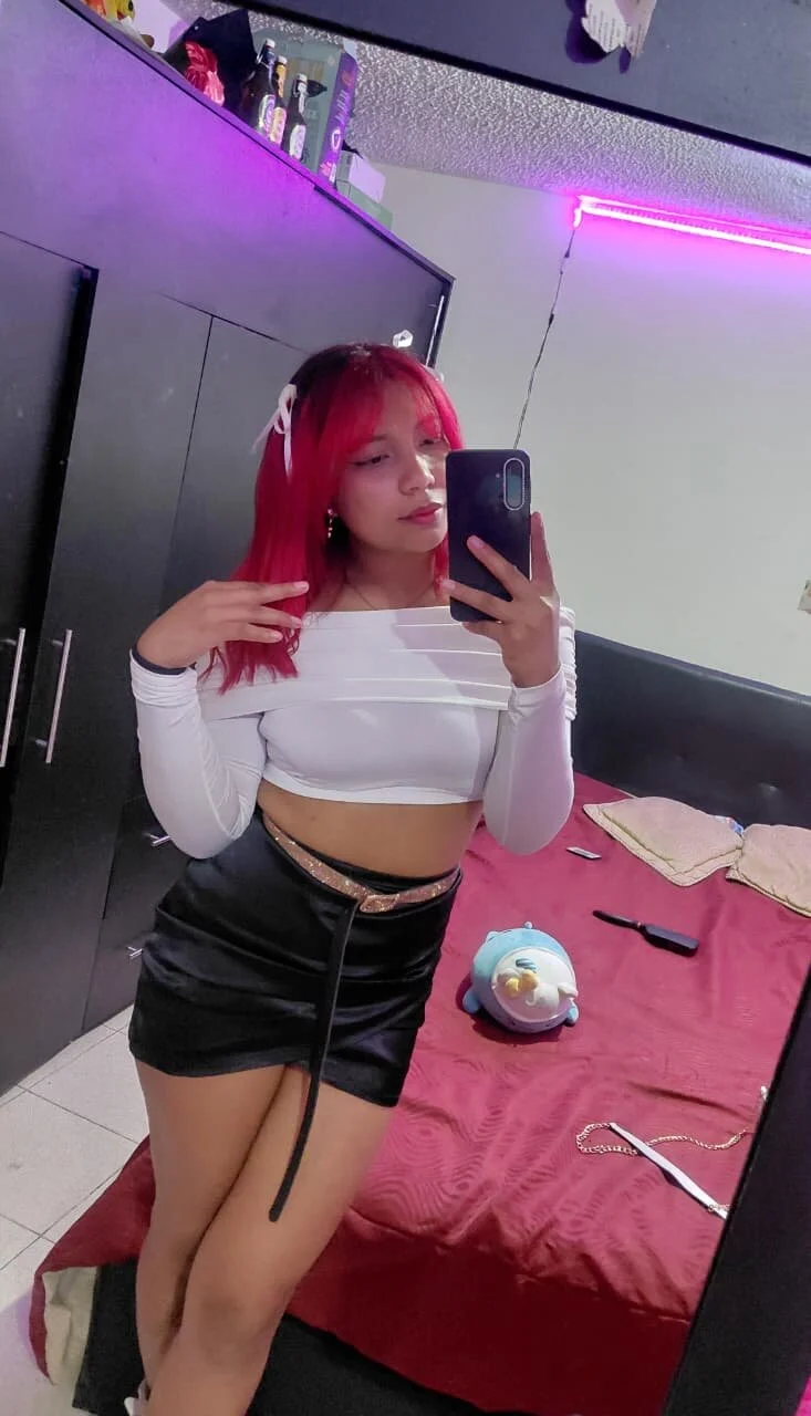 XXX Porn Photo of Nude ScarletDesiire_ 1